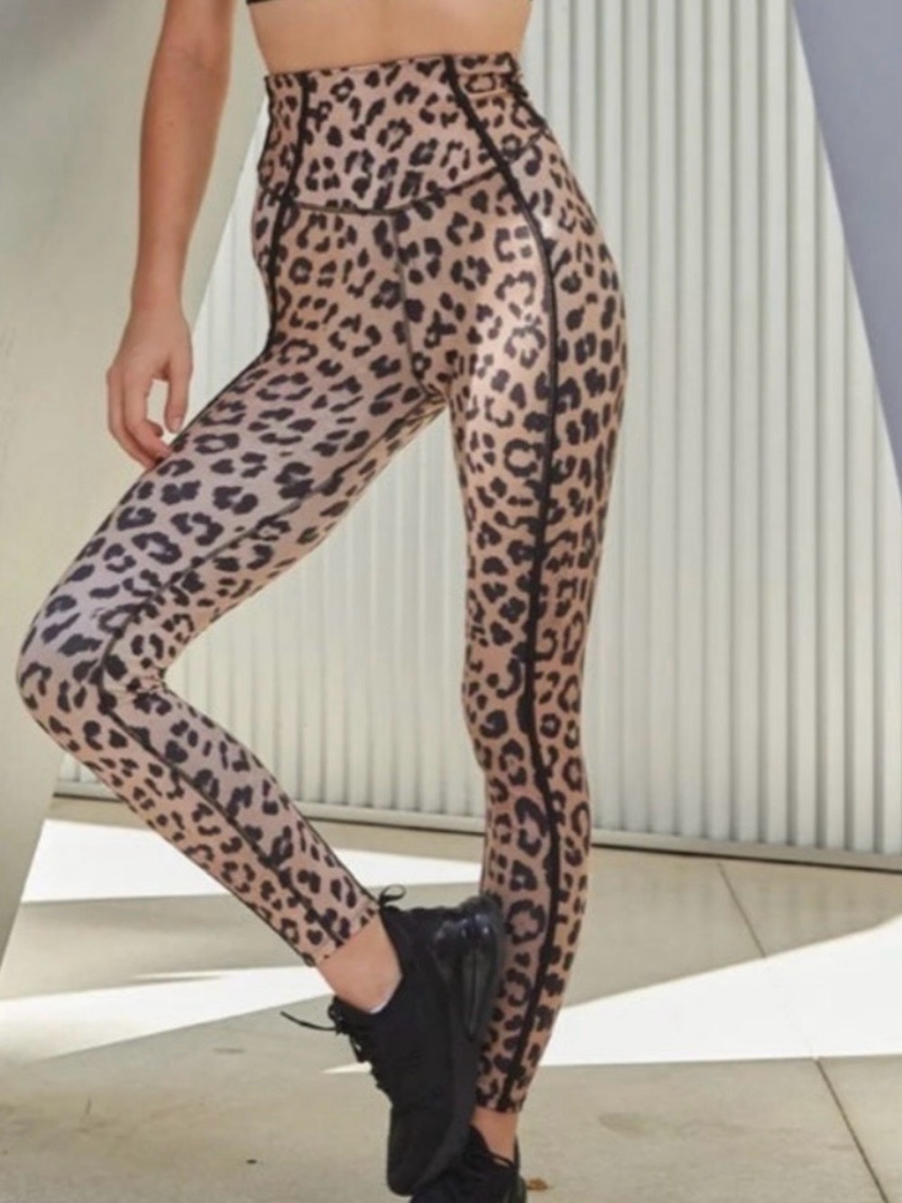 Noli Stretch Fabric leggings Leopard Print Black/Tan Size Large